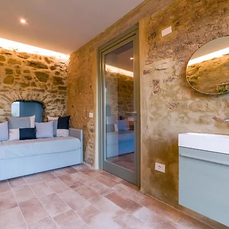 Rocha * Rocca Cilento